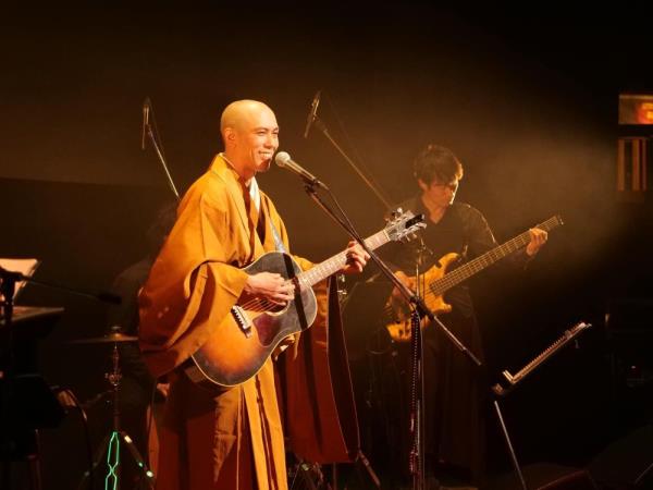Japanese monk rocker Kanho Yakushiji to perform in Kuala Lumpur next month (VIDEO)